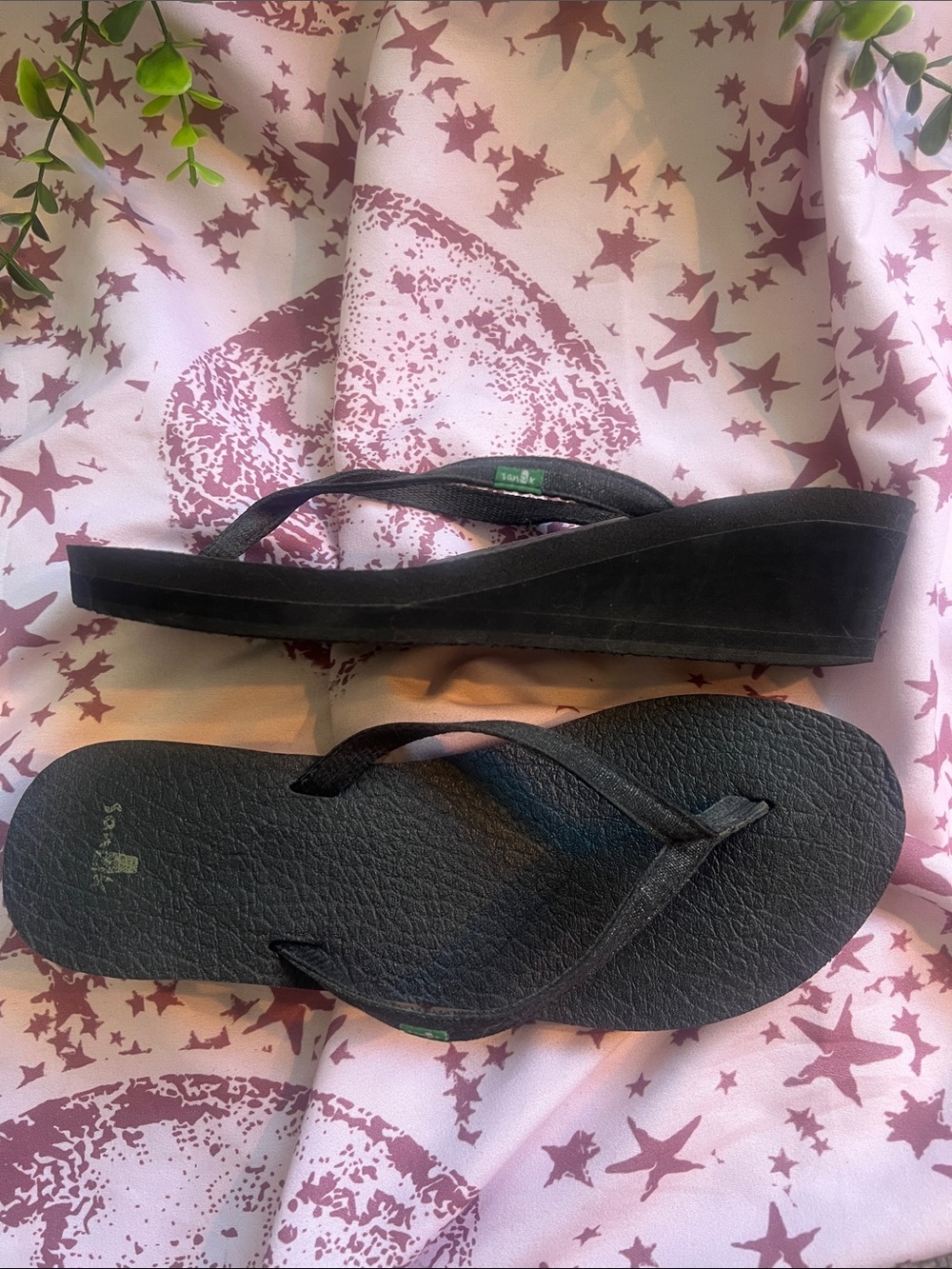 Sanuk Women's Black Wedge Sandals